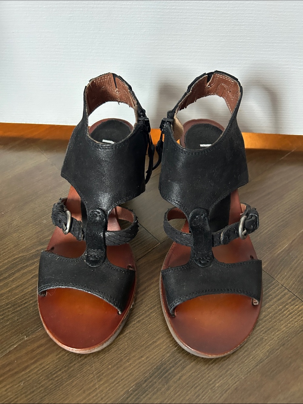 Black Leather T-Strap Gladiator Sandals with Buckle Accent